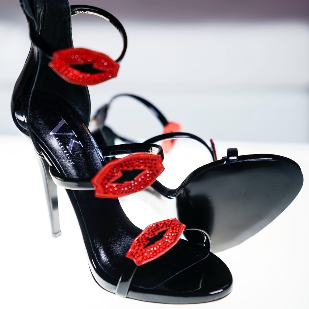 VK Lip Sandal